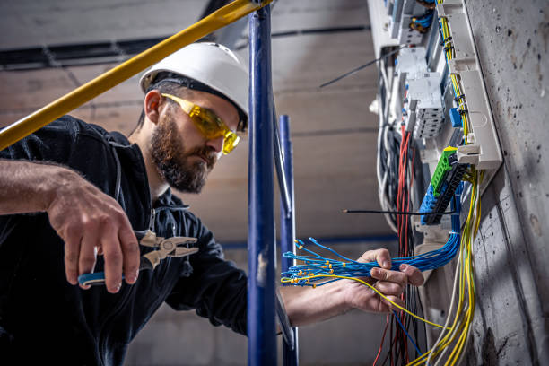 Best Electrical Repair Services  in St Francis, WI