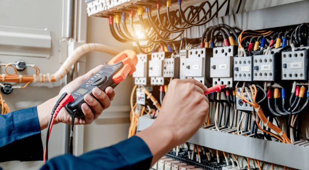 Best Licensed Electrician  in St Francis, WI