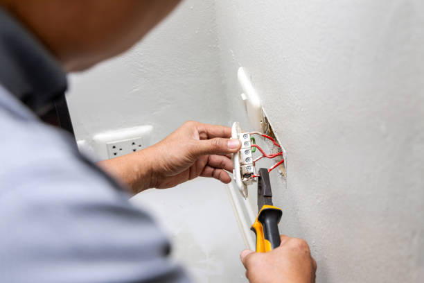 Best Electrical Installation Contractor  in St Francis, WI